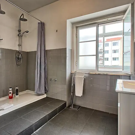 Sao Pedro 30 Guests *